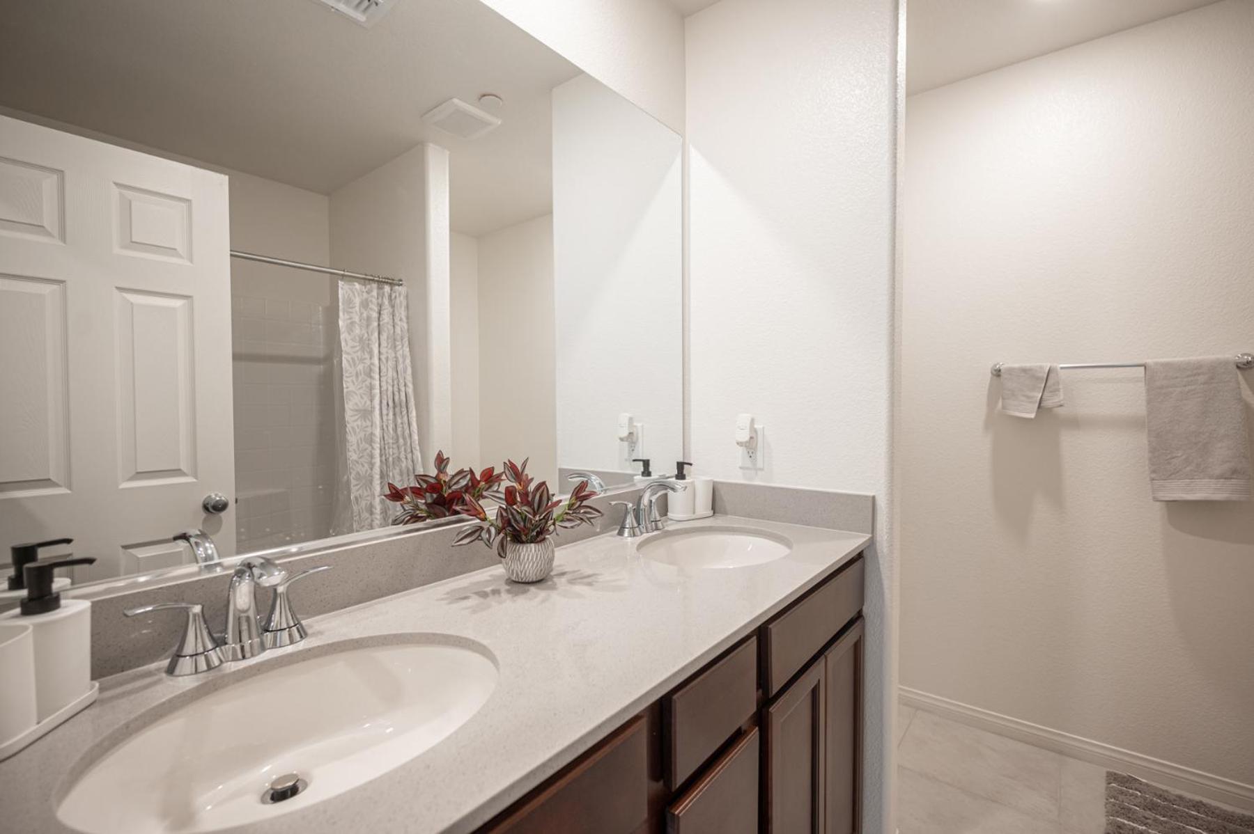 Beautiful Brand New 2 Bedroom Vegas Home! Fits 12 Or More,15-20 Minutes From Lv Strip Лас-Вегас Экстерьер фото